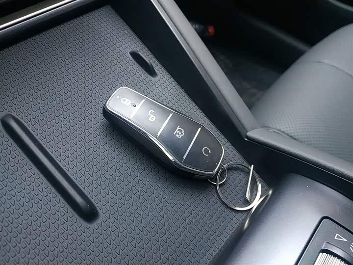 Фото 9 - BYD Qin L