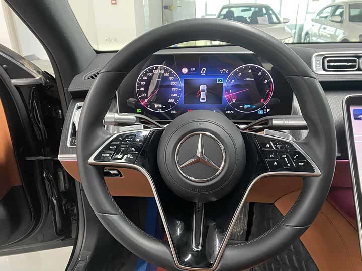 Фото 8 - Mercedes-Benz S-Class