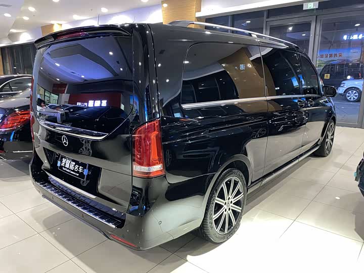 Фото 4 - Mercedes-Benz V-Class