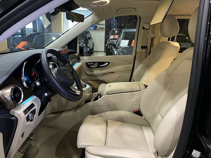 Фото 7 - Mercedes-Benz V-Class