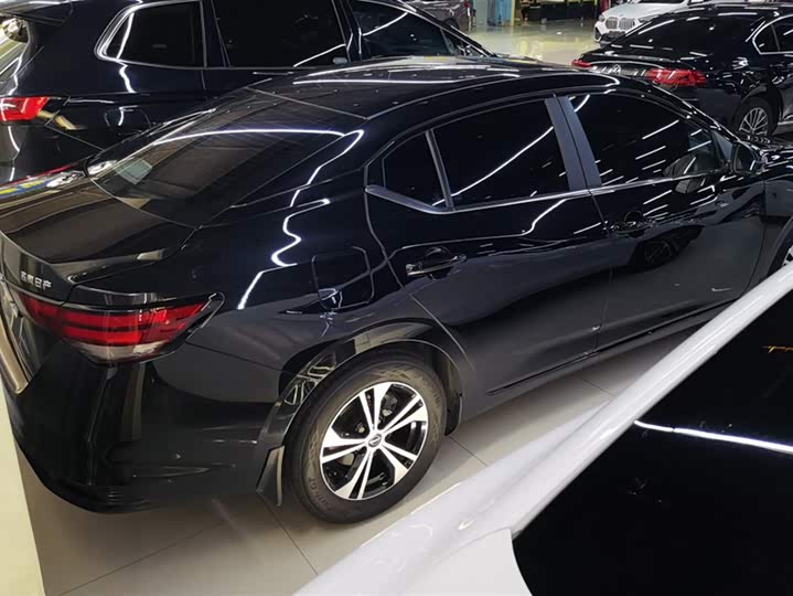 Фото 3 - Nissan Sylphy