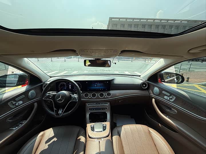 Фото 6 - Mercedes-Benz E-Class