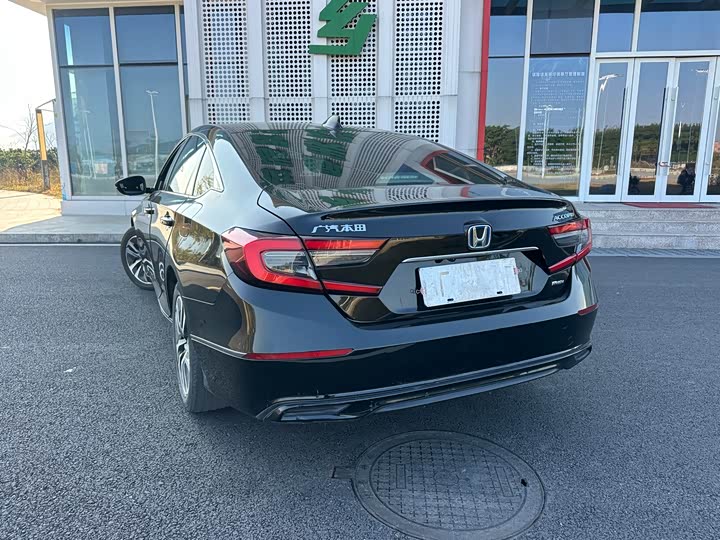 Фото 3 - Honda Accord