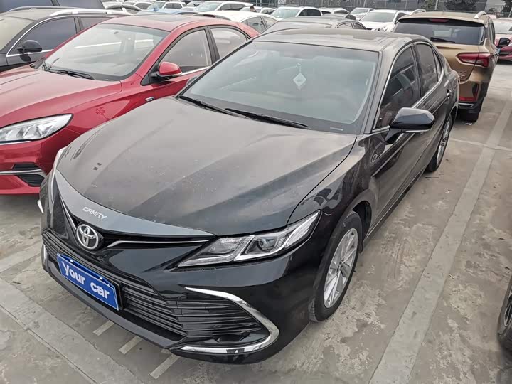 Фото 1 - Toyota Camry