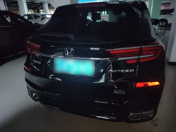 Фото 6 - Honda Avancier