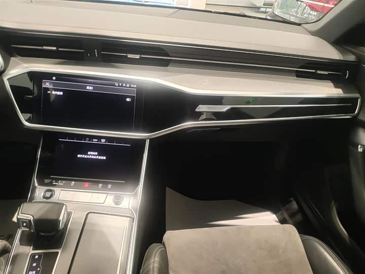 Фото 8 - Audi A6L