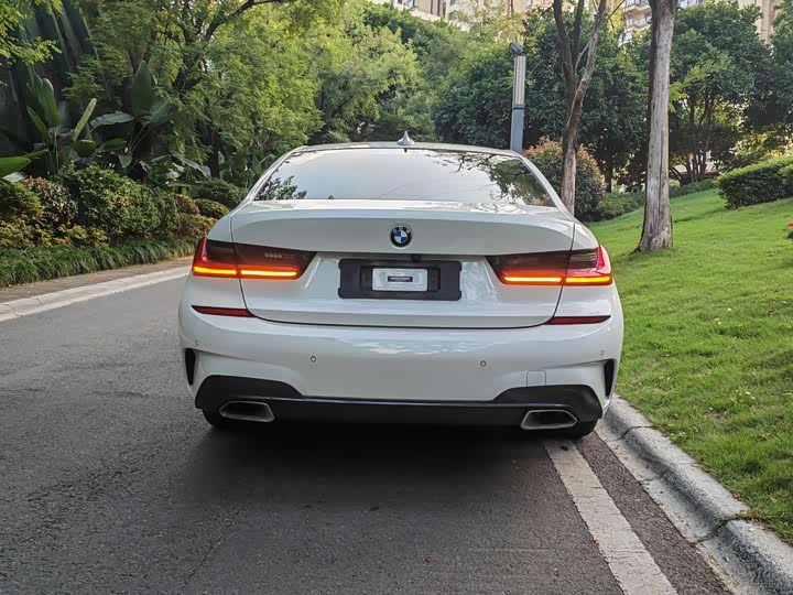 Фото 9 - BMW 3 Series