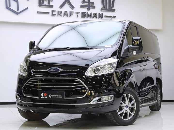 Фото 2 - Ford Tourneo