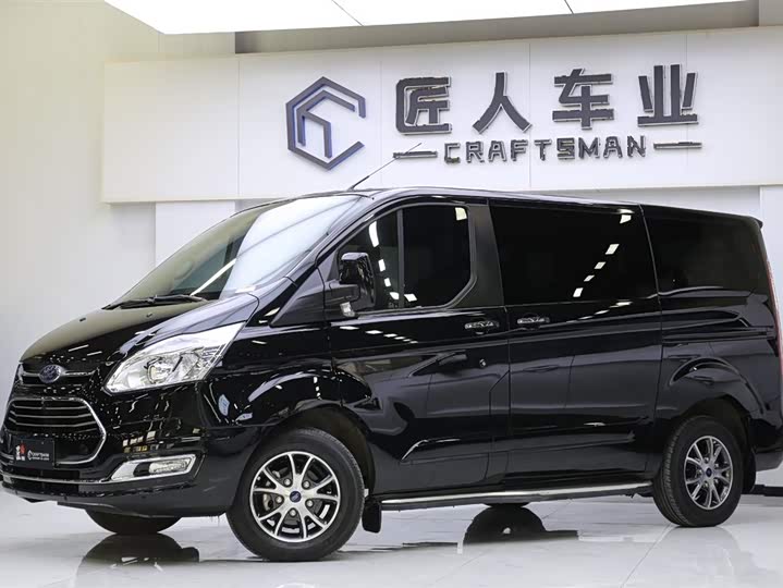 Фото 3 - Ford Tourneo