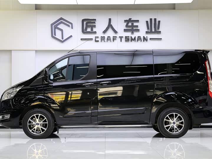 Фото 4 - Ford Tourneo