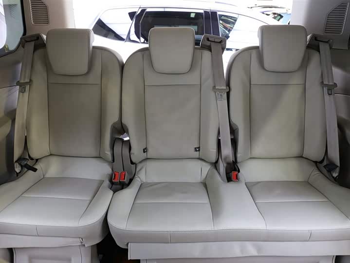 Фото 9 - Ford Tourneo