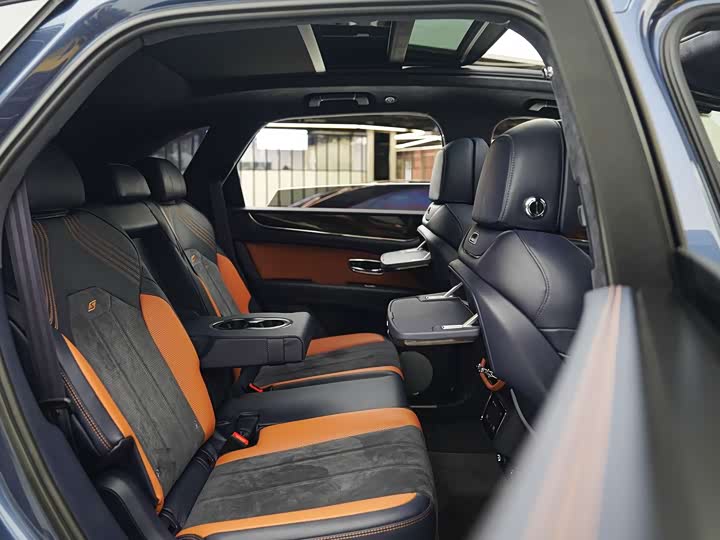 Фото 9 - Bentley Bentayga