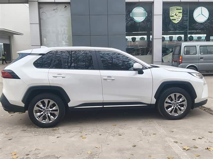 Фото 4 - Toyota Wildlander