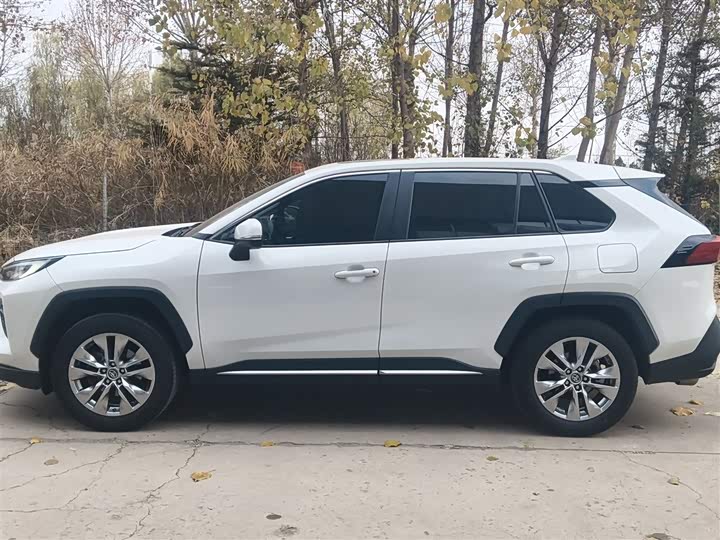 Фото 7 - Toyota Wildlander