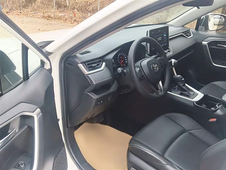 Фото 9 - Toyota Wildlander