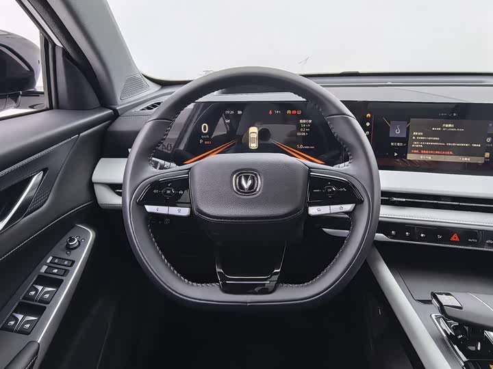 Фото 6 - Changan CS75 Plus