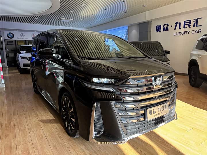 Фото 1 - Toyota Vellfire