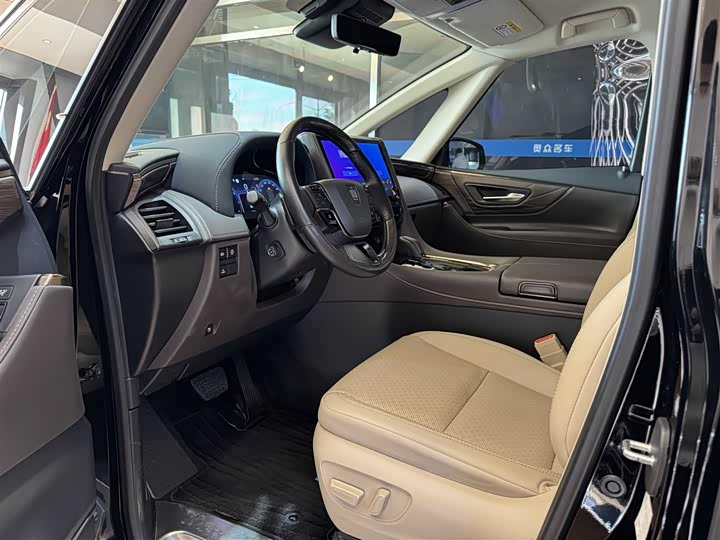 Фото 5 - Toyota Vellfire