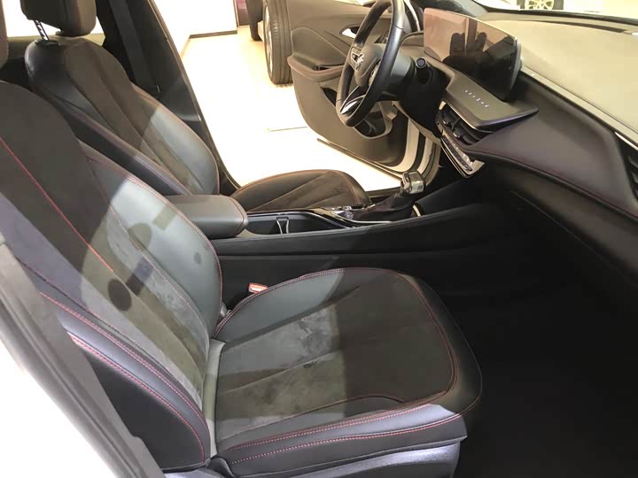 Фото 8 - Buick Verano