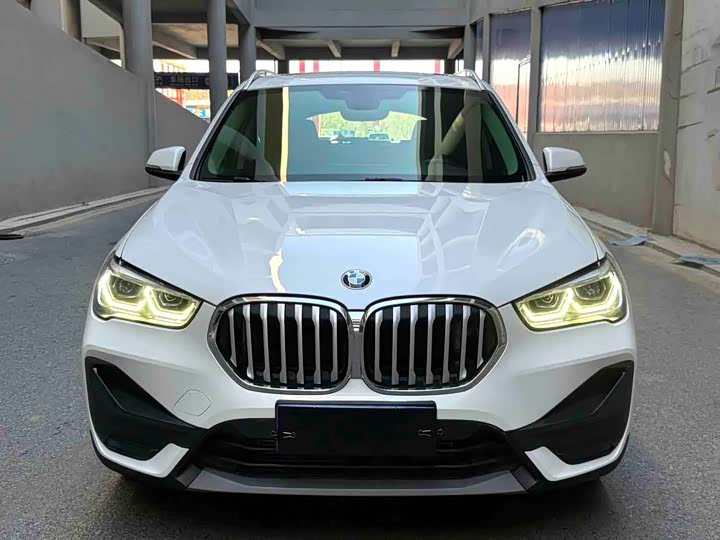 Фото 2 - BMW X1
