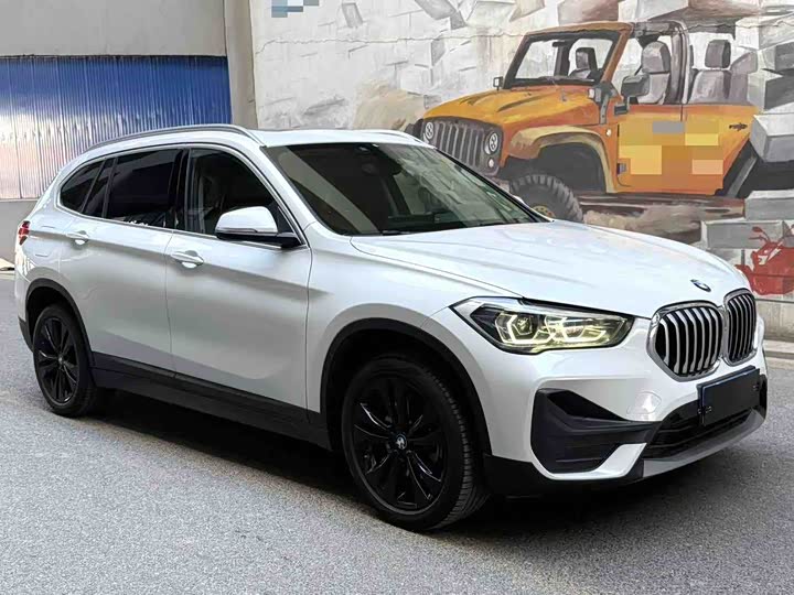 Фото 3 - BMW X1
