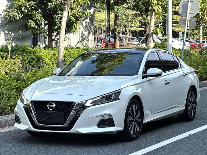 Фото 1 - Nissan Teana