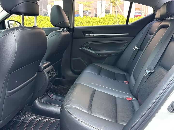 Фото 5 - Nissan Teana