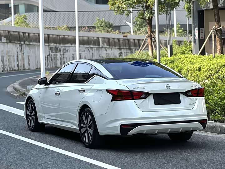 Фото 9 - Nissan Teana