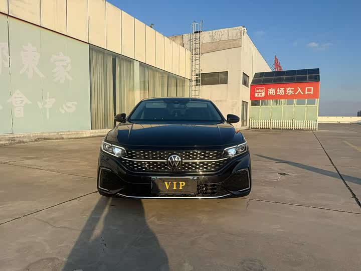 Фото 2 - Volkswagen Passat