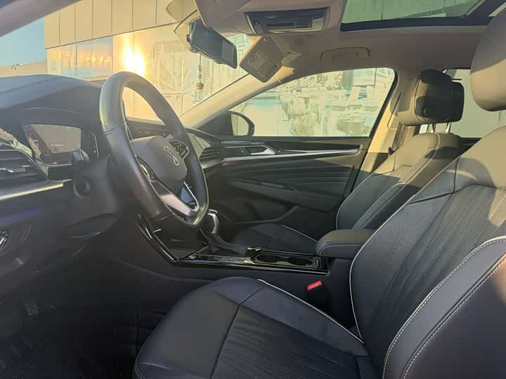 Фото 4 - Volkswagen Passat