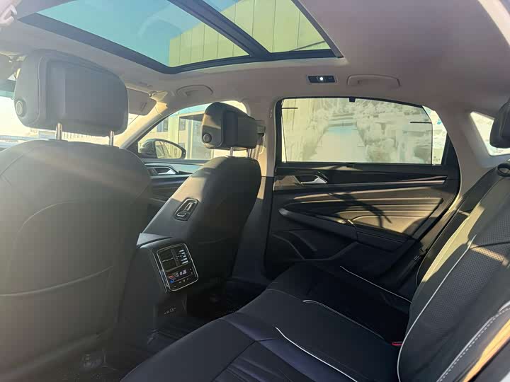 Фото 5 - Volkswagen Passat