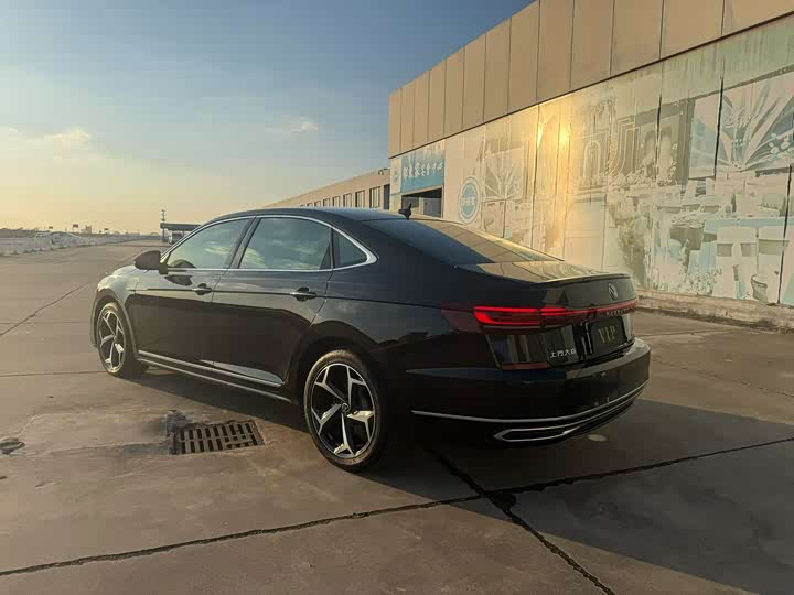 Фото 7 - Volkswagen Passat