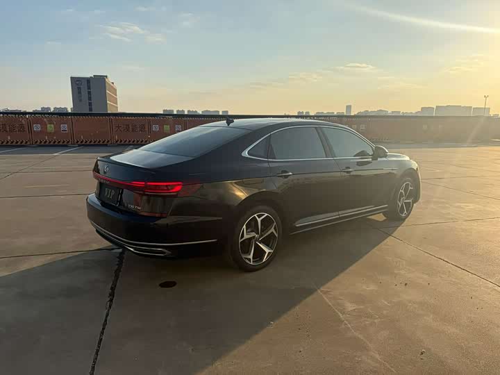 Фото 9 - Volkswagen Passat