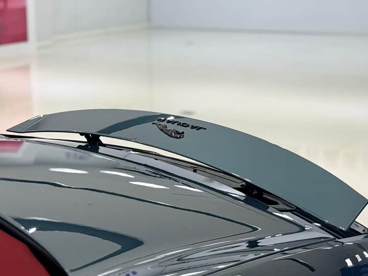 Фото 9 - Jaguar F-Type