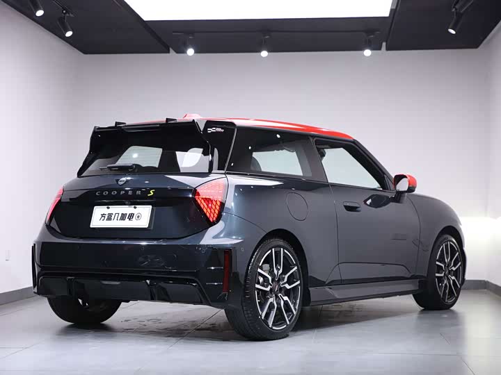 Фото 2 - Mini Cooper