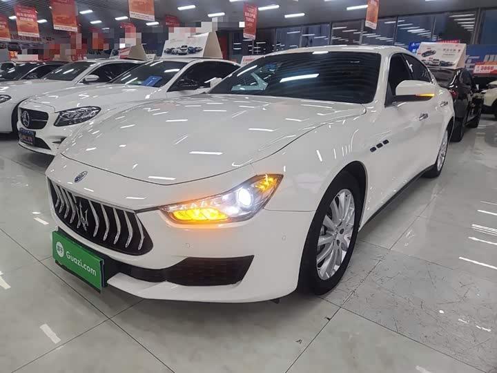 Фото 1 - Maserati Ghibli