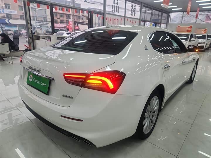 Фото 7 - Maserati Ghibli