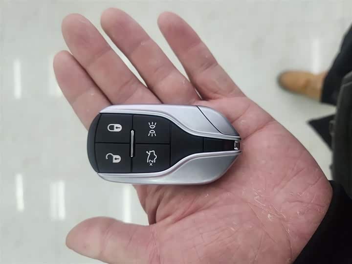 Фото 9 - Maserati Ghibli