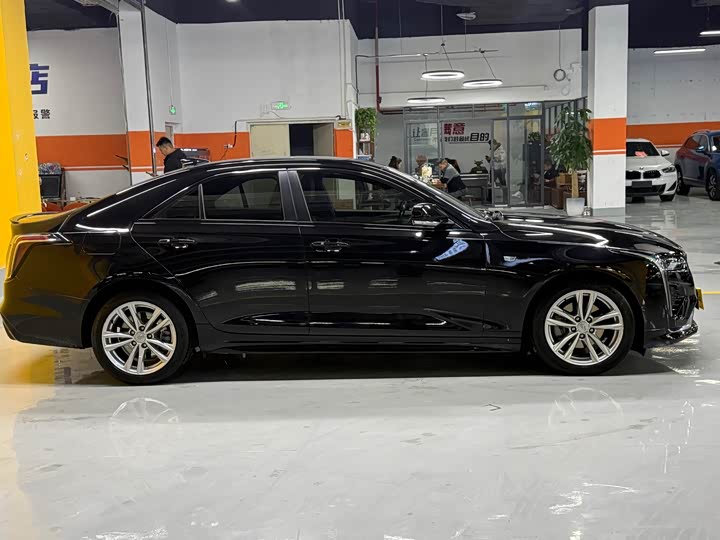 Фото 8 - Cadillac CT4