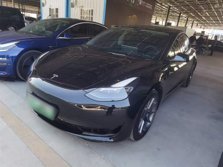 Фото 1 - Tesla Model 3