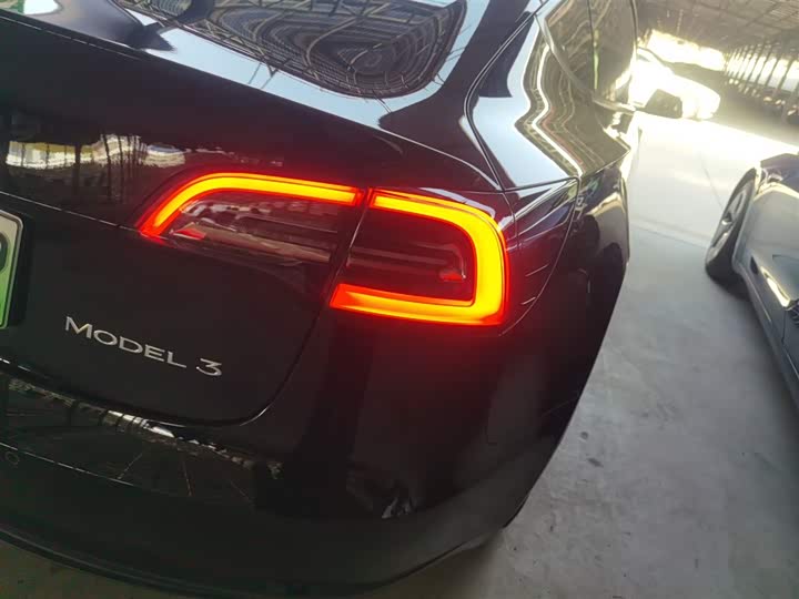 Фото 8 - Tesla Model 3