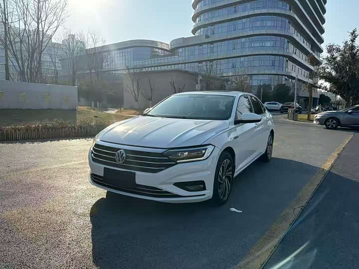 Фото 1 - Volkswagen Sagitar L