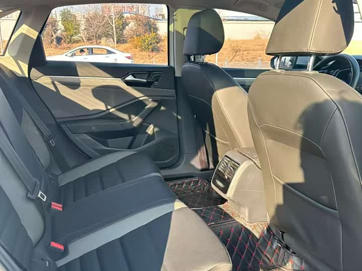 Фото 6 - Volkswagen Sagitar L