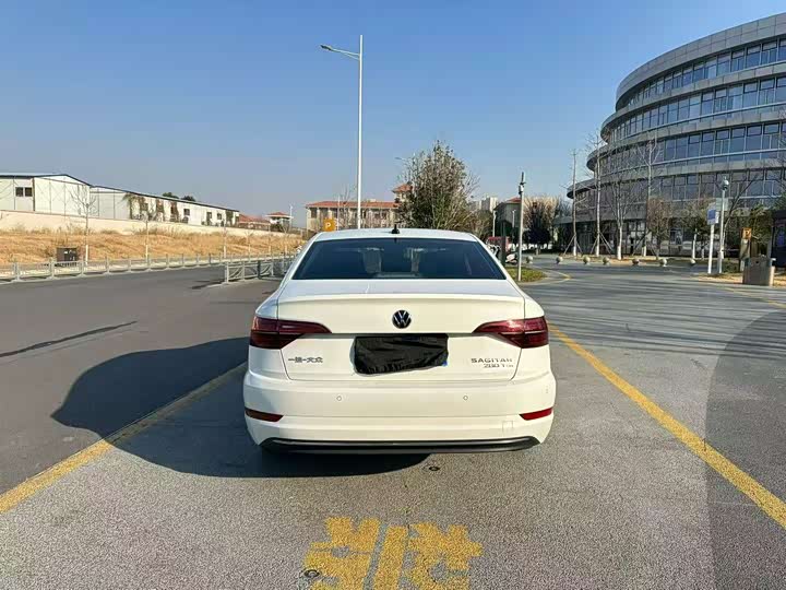 Фото 8 - Volkswagen Sagitar L