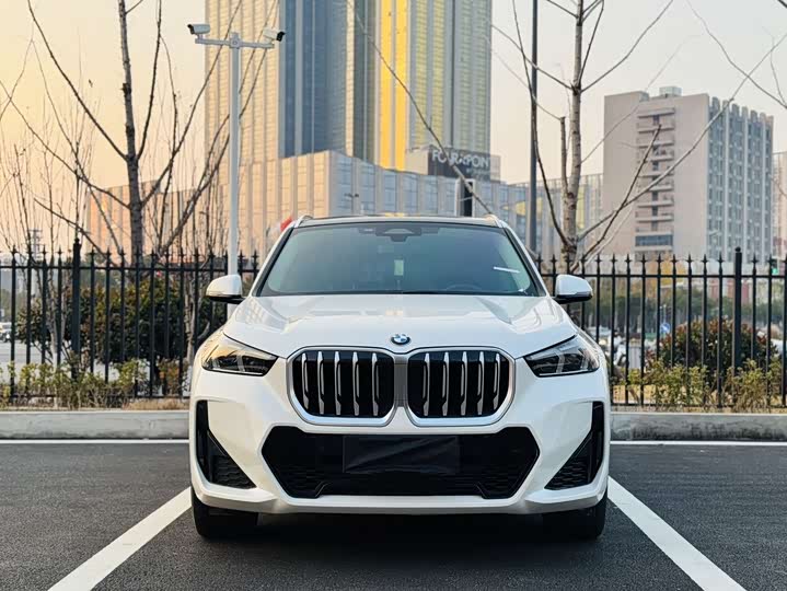 Фото 2 - BMW X1
