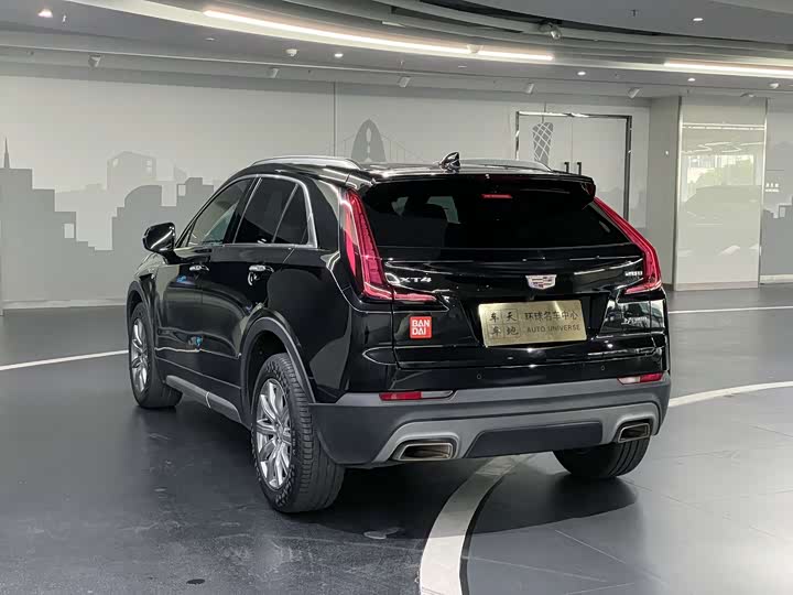Фото 4 - Cadillac XT4