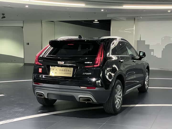Фото 6 - Cadillac XT4