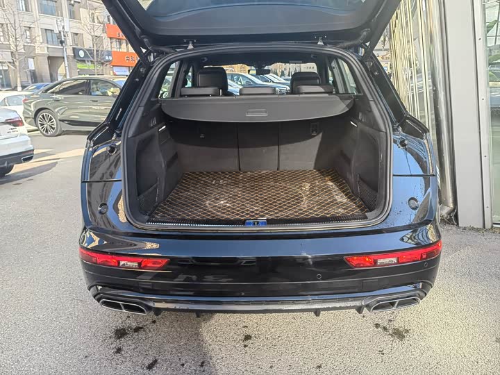 Фото 7 - Audi Q5L