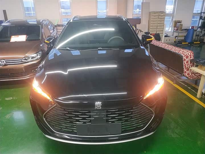 Фото 3 - BYD Tang Hybrid/EV