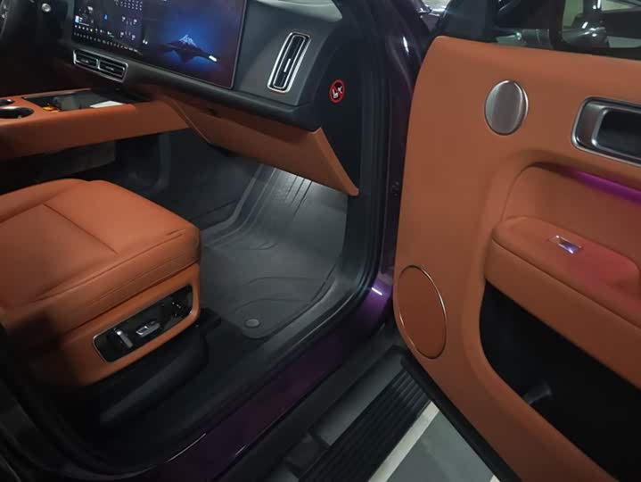 Фото 8 - LiXiang L9